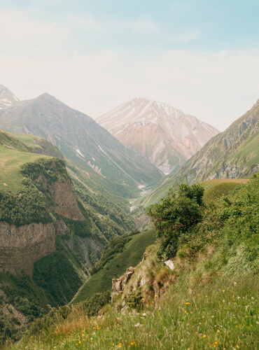 valley between mountains